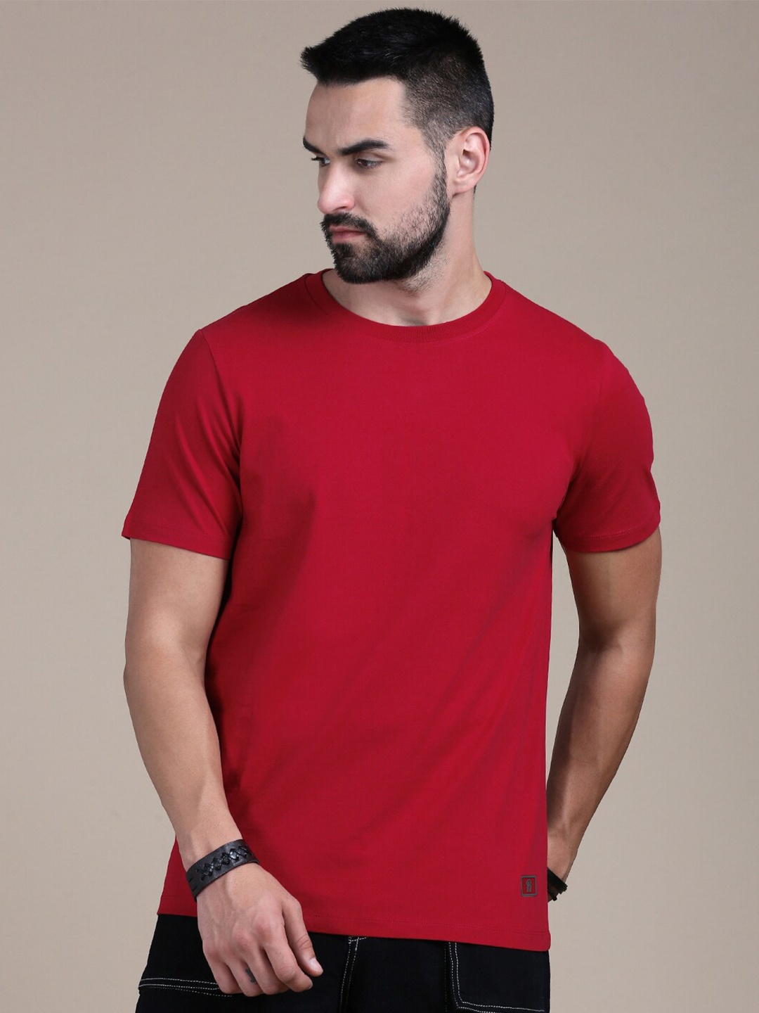 

The Roadster Lifestyle Co Round Neck Cotton T-Shirt, Red