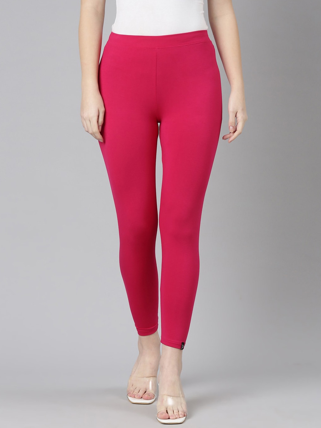 

Twin Birds Women Solid Skinny Fit High Ankle Cropped Leggings, Pink