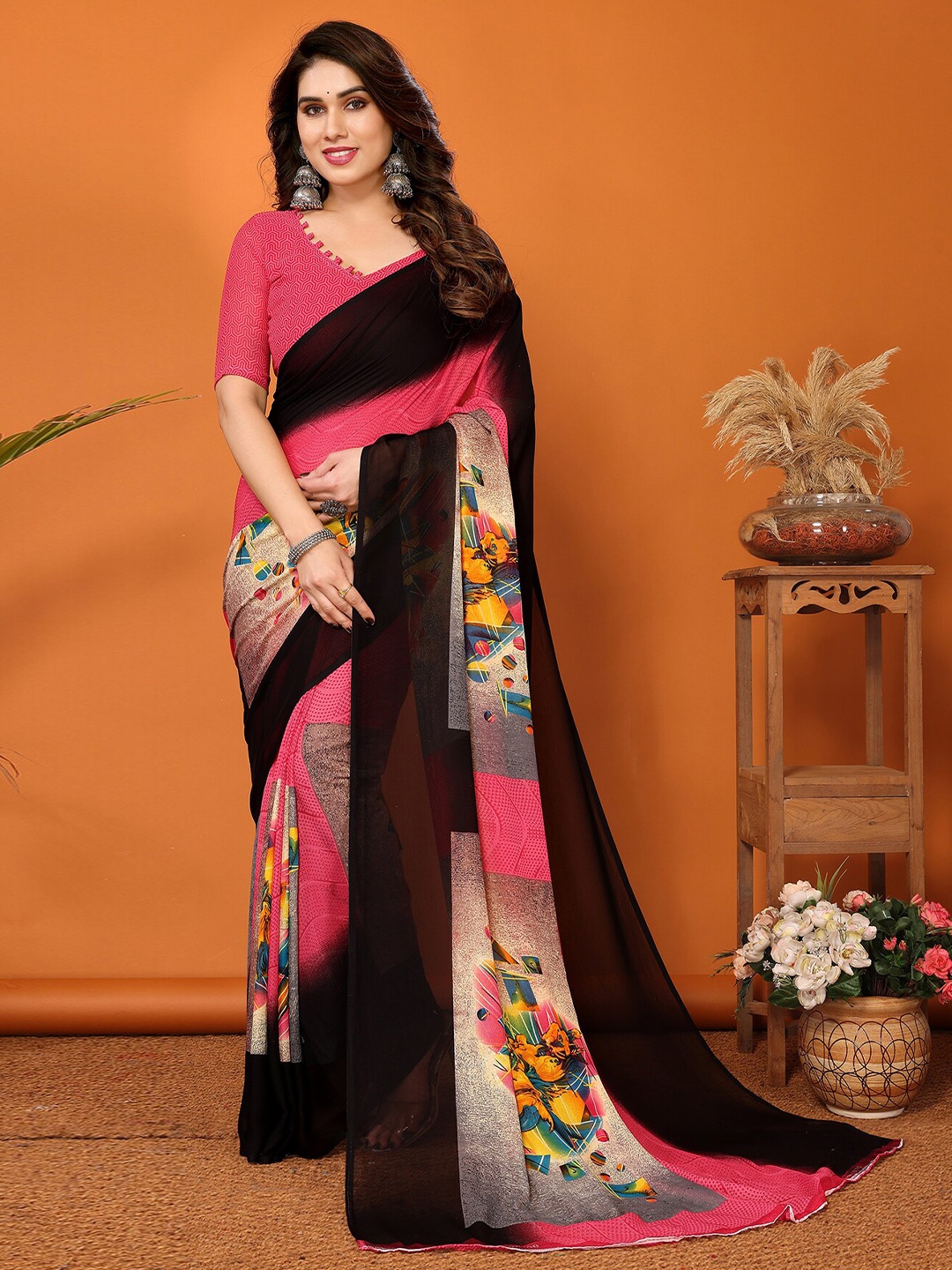 

Moda Rapido Abstract Printed Saree, Pink