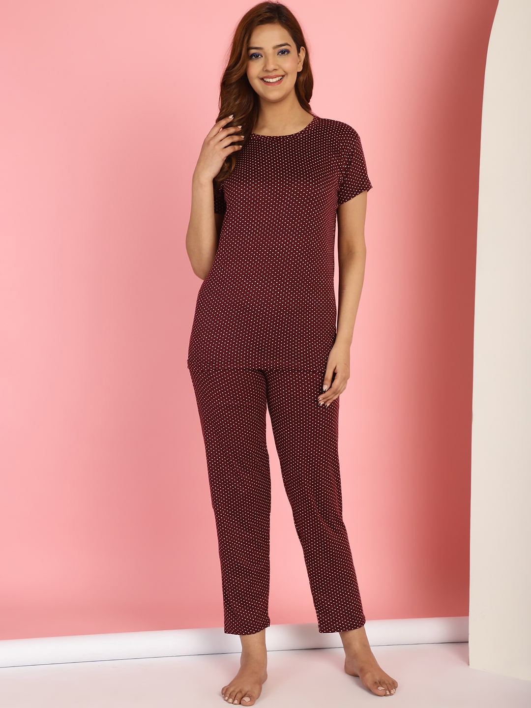 

Jinfo Polka Dots Printed T-shirt With Pyjamas, Maroon