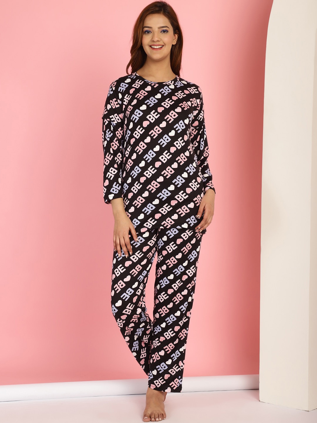 

Jinfo Graphic Printed T-shirt With Pyjamas, Black