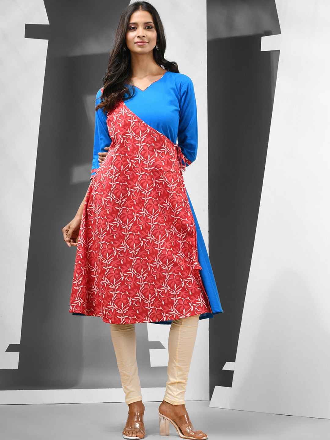 

Charukriti Floral Printed V-Neck Angrakha A-line Cotton Kurta, Blue