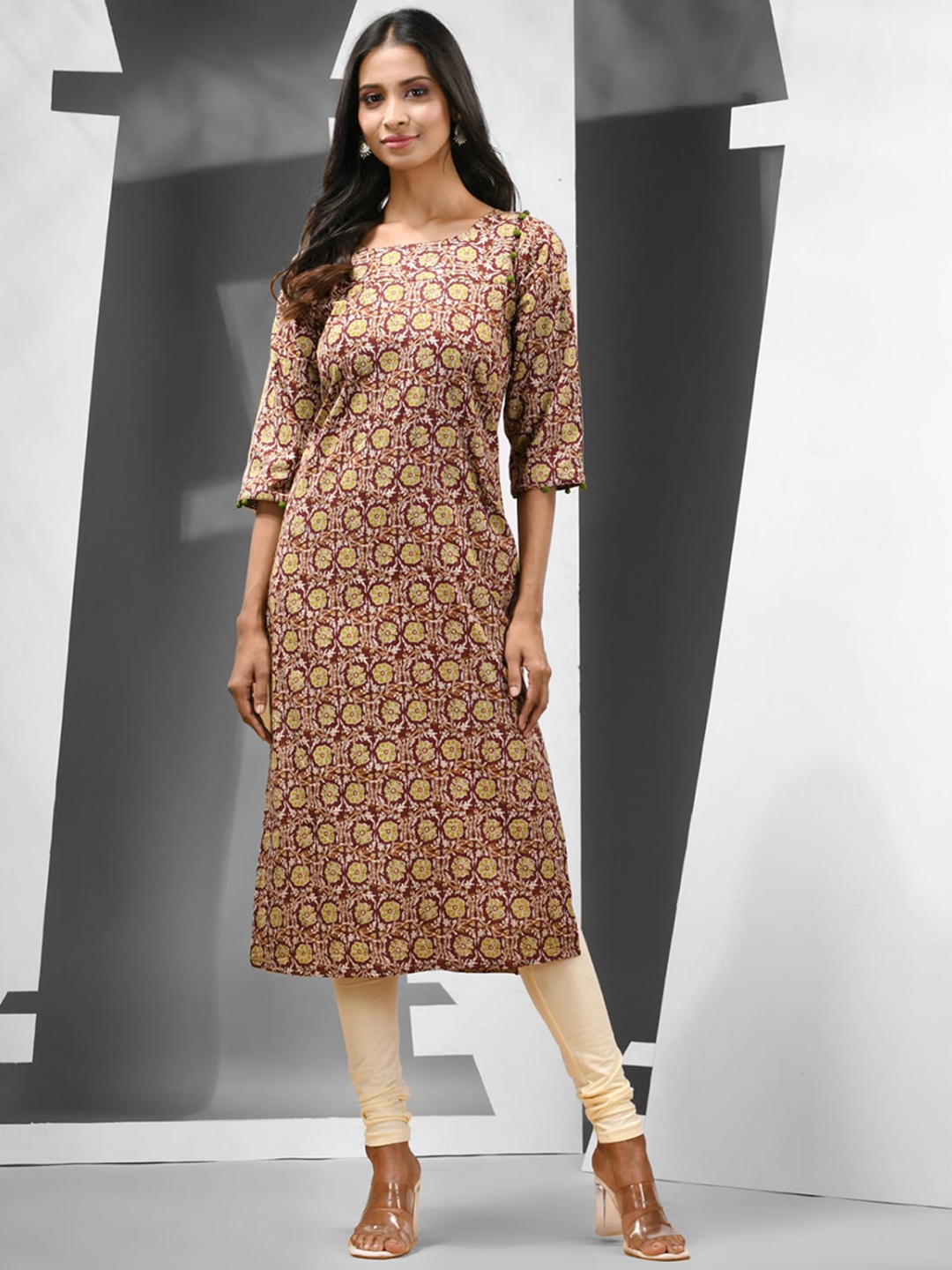

Charukriti Ethnic Motifs Printed Kurta, Maroon