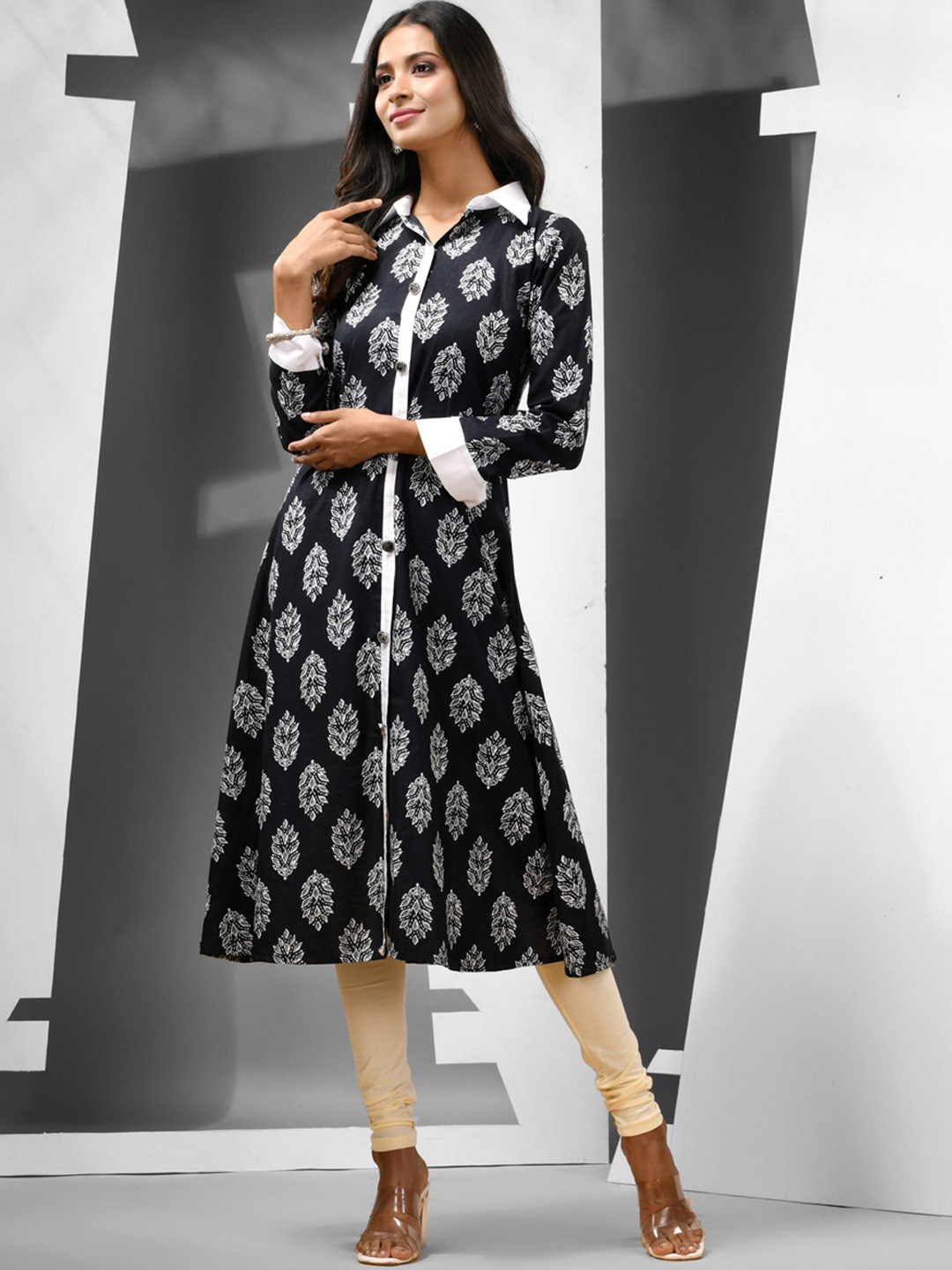

Charukriti Ethnic Motifs Printed Kurta, Black