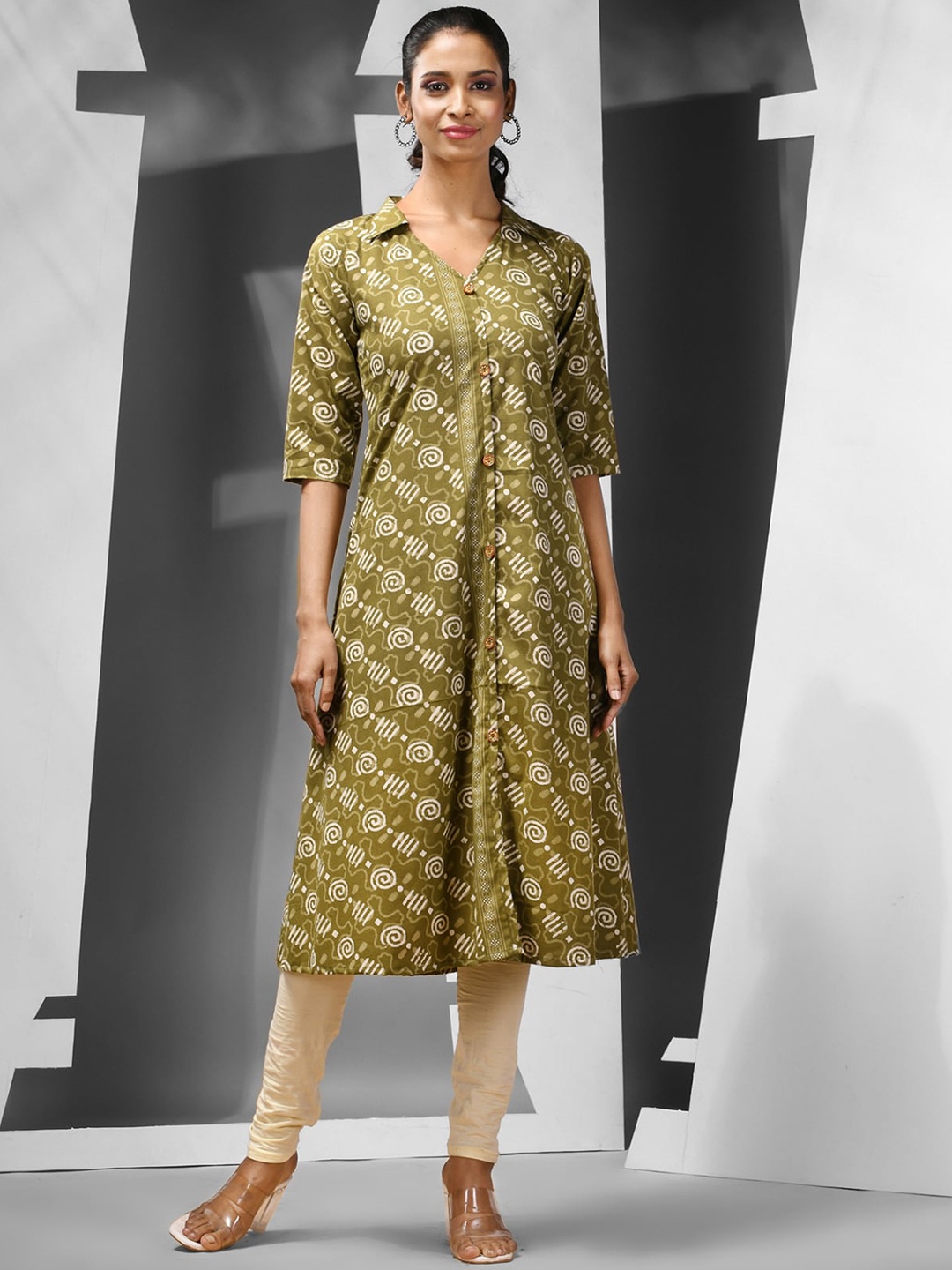 

Charukriti Ethnic Motifs Printed Shirt Collar Kurta, Green
