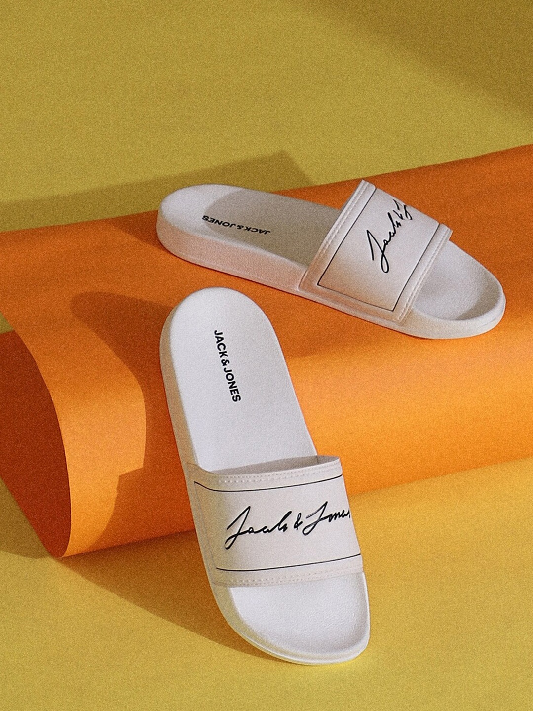 

Jack & Jones Men Printed Sliders, White