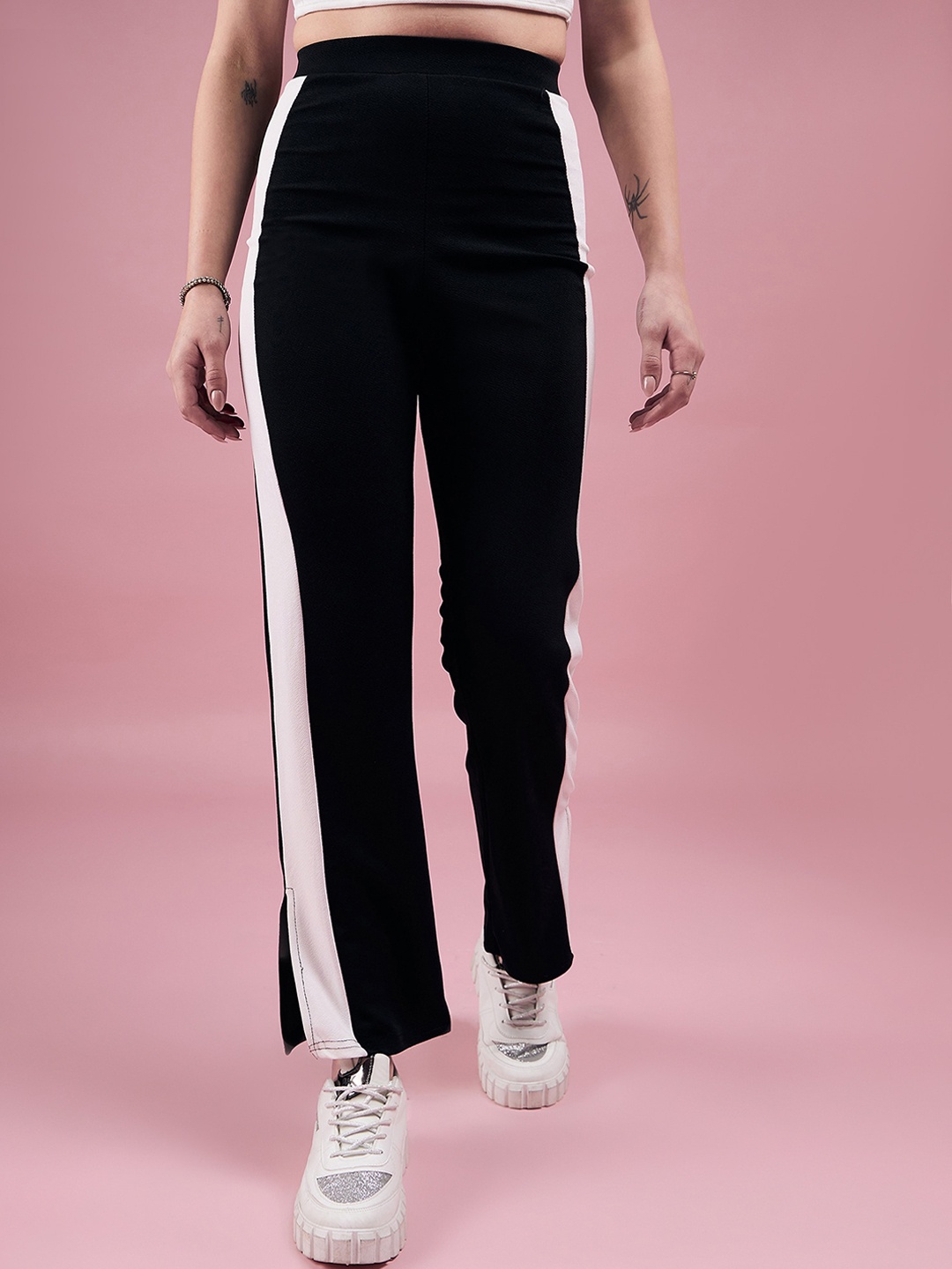 

DressBerry Women Black Relaxed Straight Fit High-Rise Easy Wash Parallel Trousers