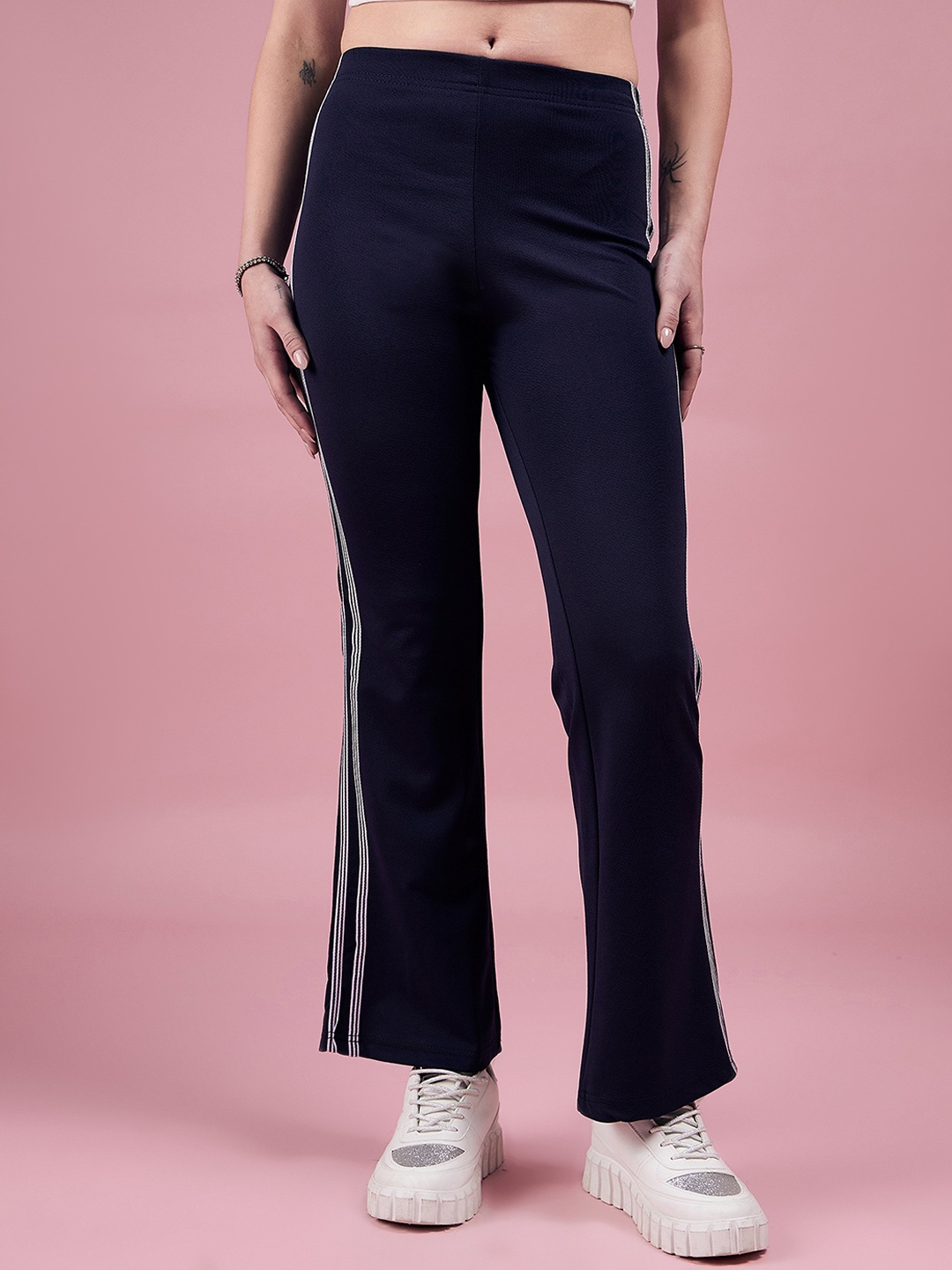 

DressBerry Women Blue Relaxed Straight Fit High-Rise Easy Wash Regular Trousers