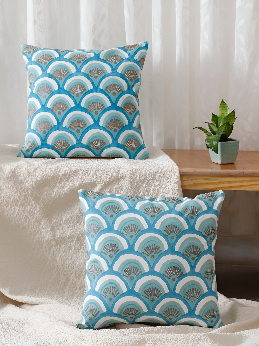 

Aura White & Blue 2 Pieces Geometric Square Cotton Cushion Covers
