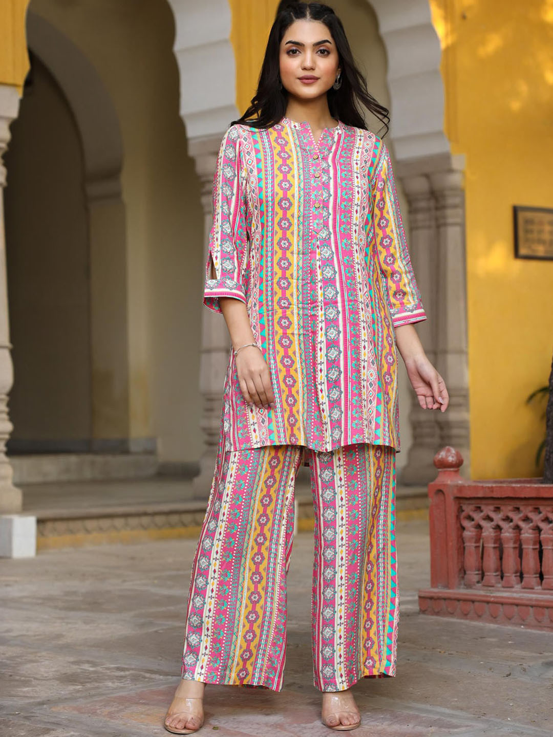 

Juniper Printed Regular Kurta with Palazzo, Pink