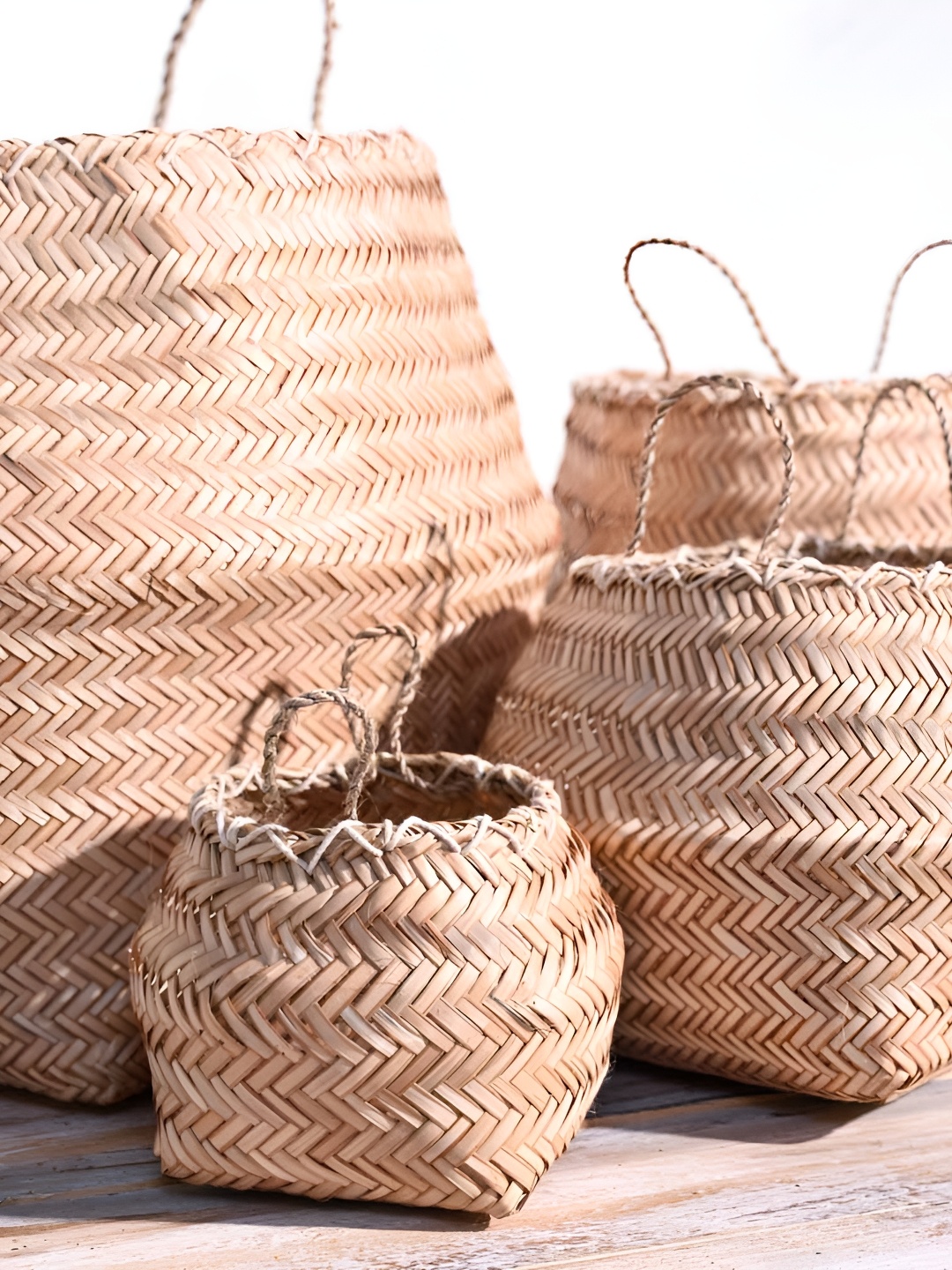 

UGAOO Sitalpati Brown 4-pcs Textured Wooden Planters with Handle
