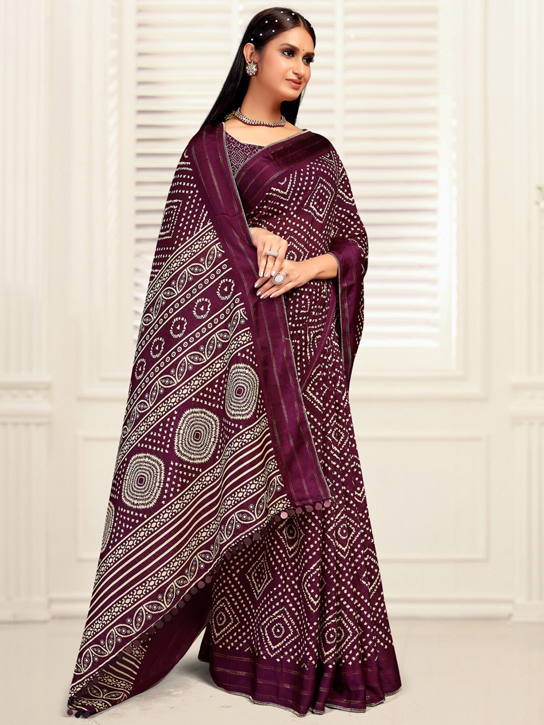 

Mitera Ethnic Motifs Sequined Dabu Saree, Purple