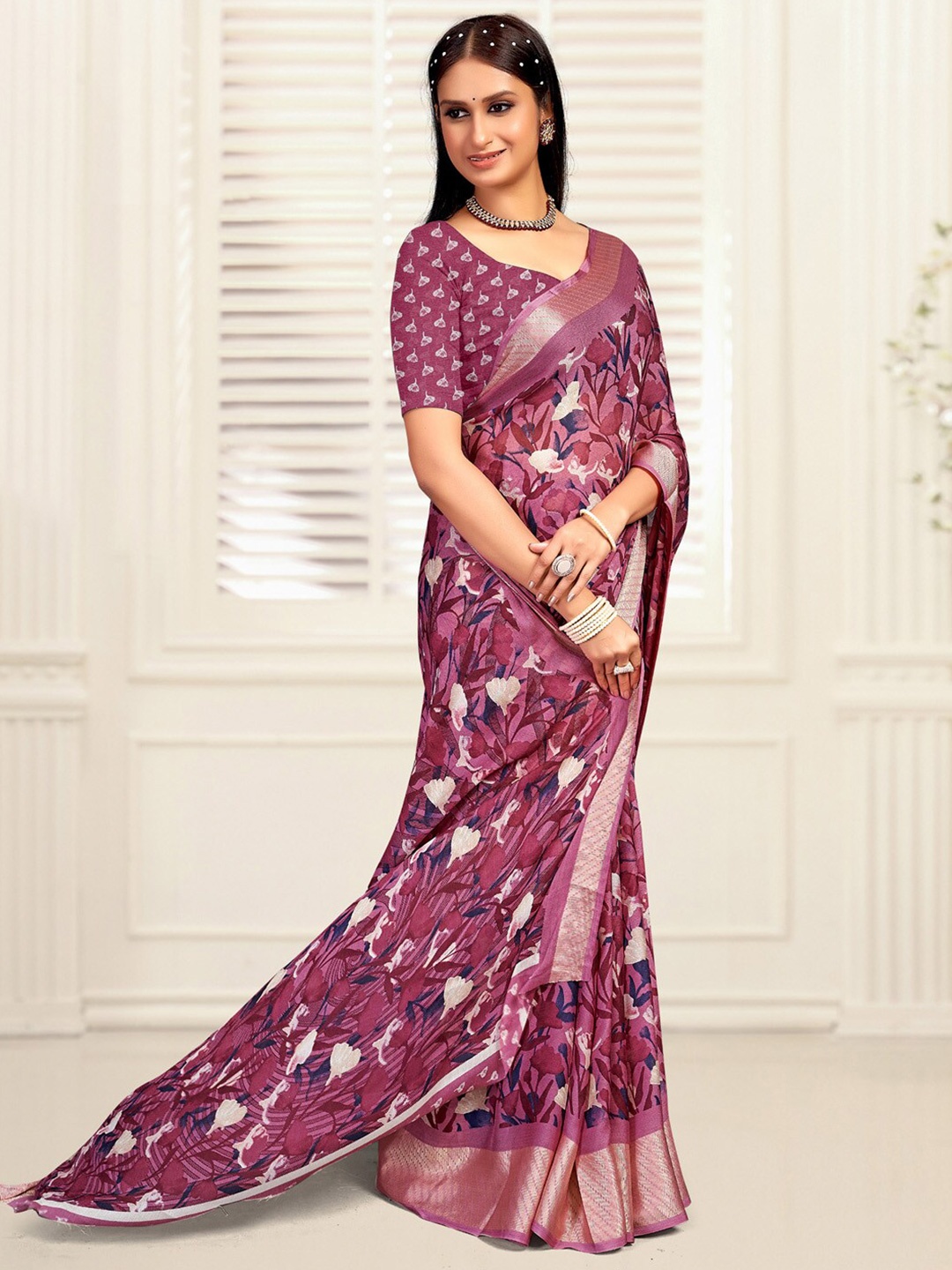 

Mitera Floral Printed Zari Sungudi Saree, Burgundy