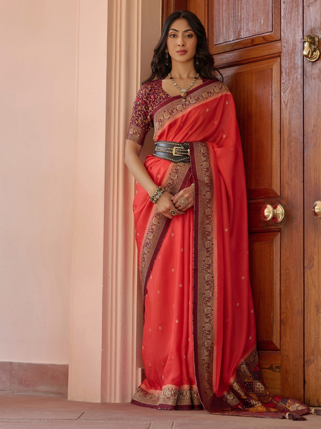 

Mitera Ethnic Motifs Woven Design Zari Banarasi Saree, Red