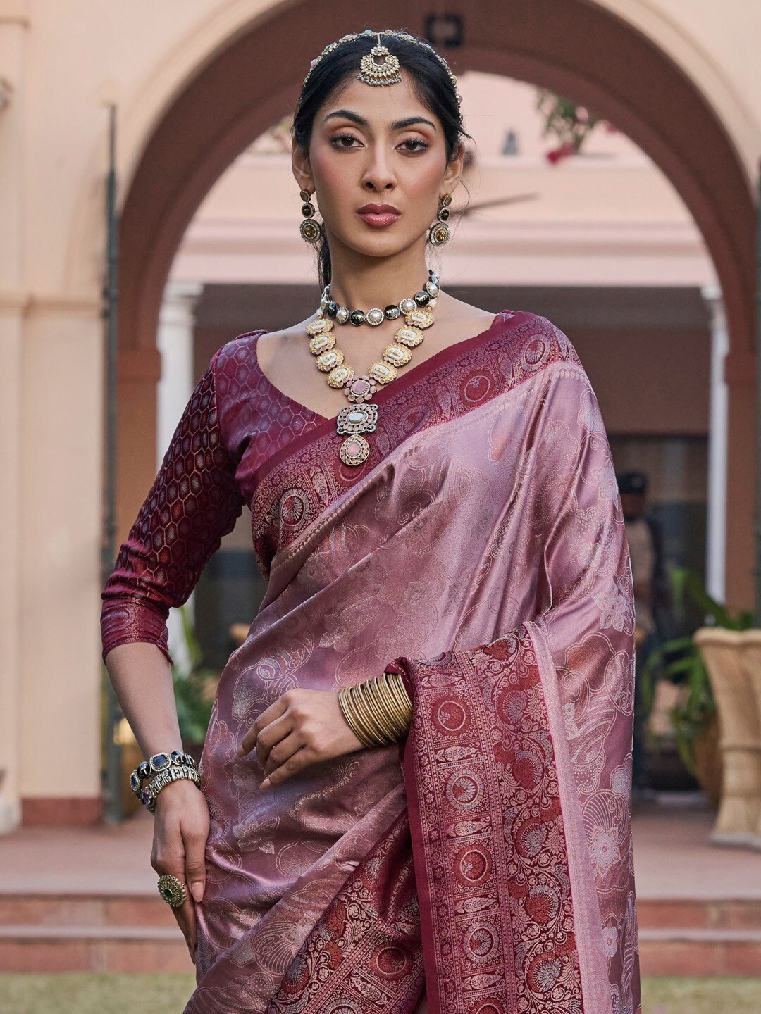 

Mitera Woven Design Zari Banarasi Saree with Tassels, Mauve