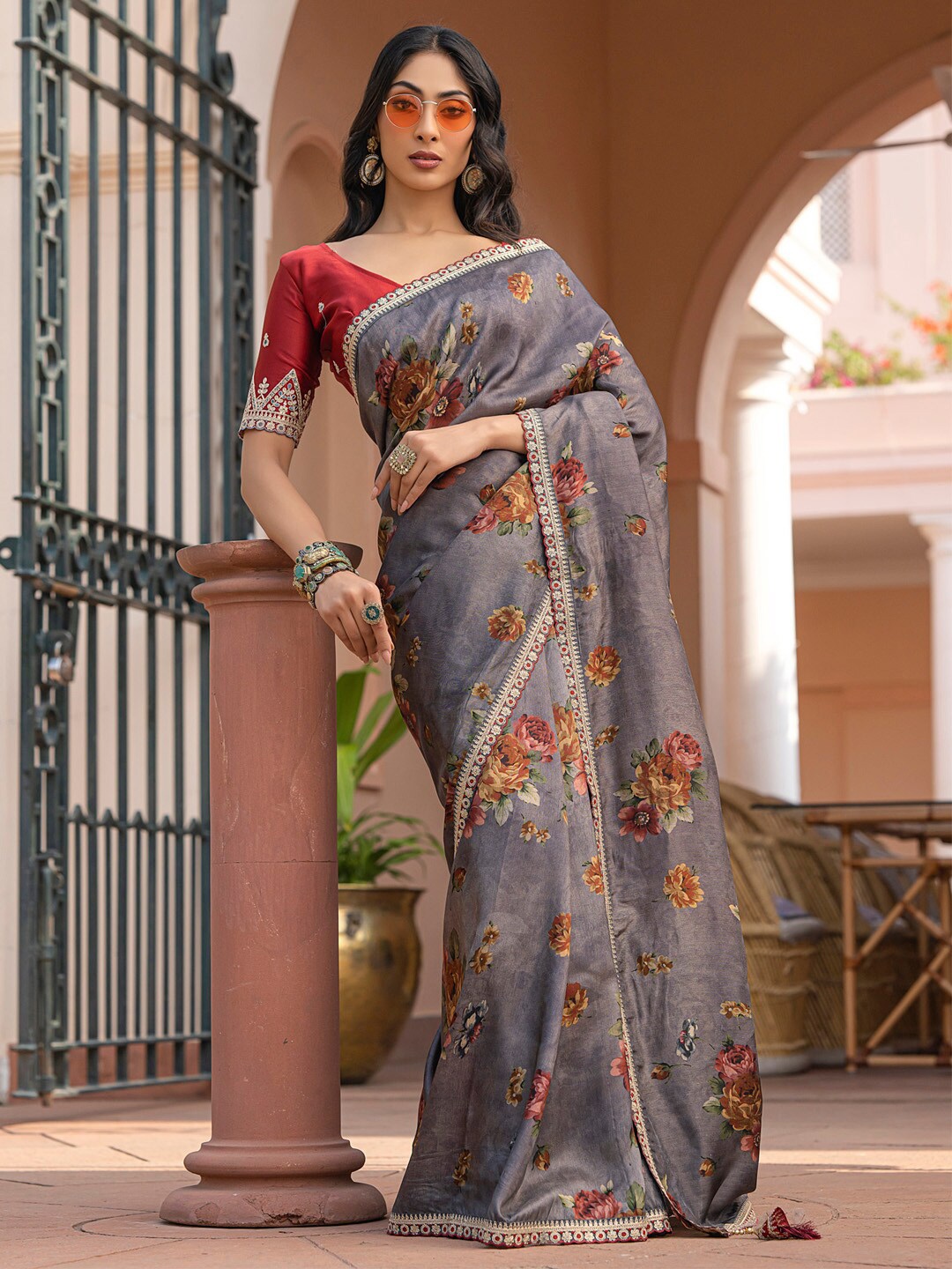 

Mitera Floral Printed Embroidered Saree, Grey