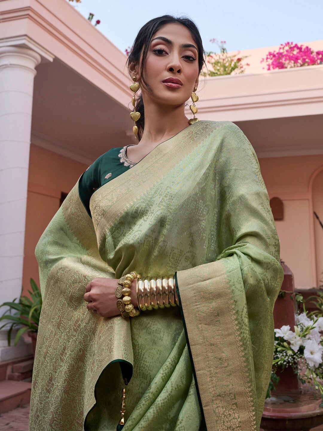 

Mitera Green & Gold toned Bandhani Zari Banarasi Saree
