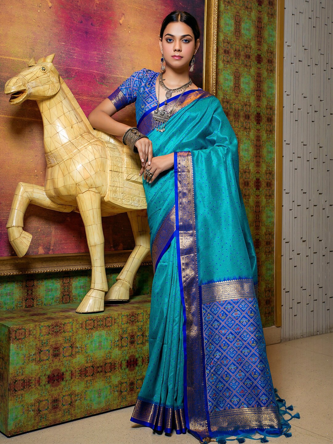 

Mitera Ethnic Motifs Zari Banarasi Saree, Blue
