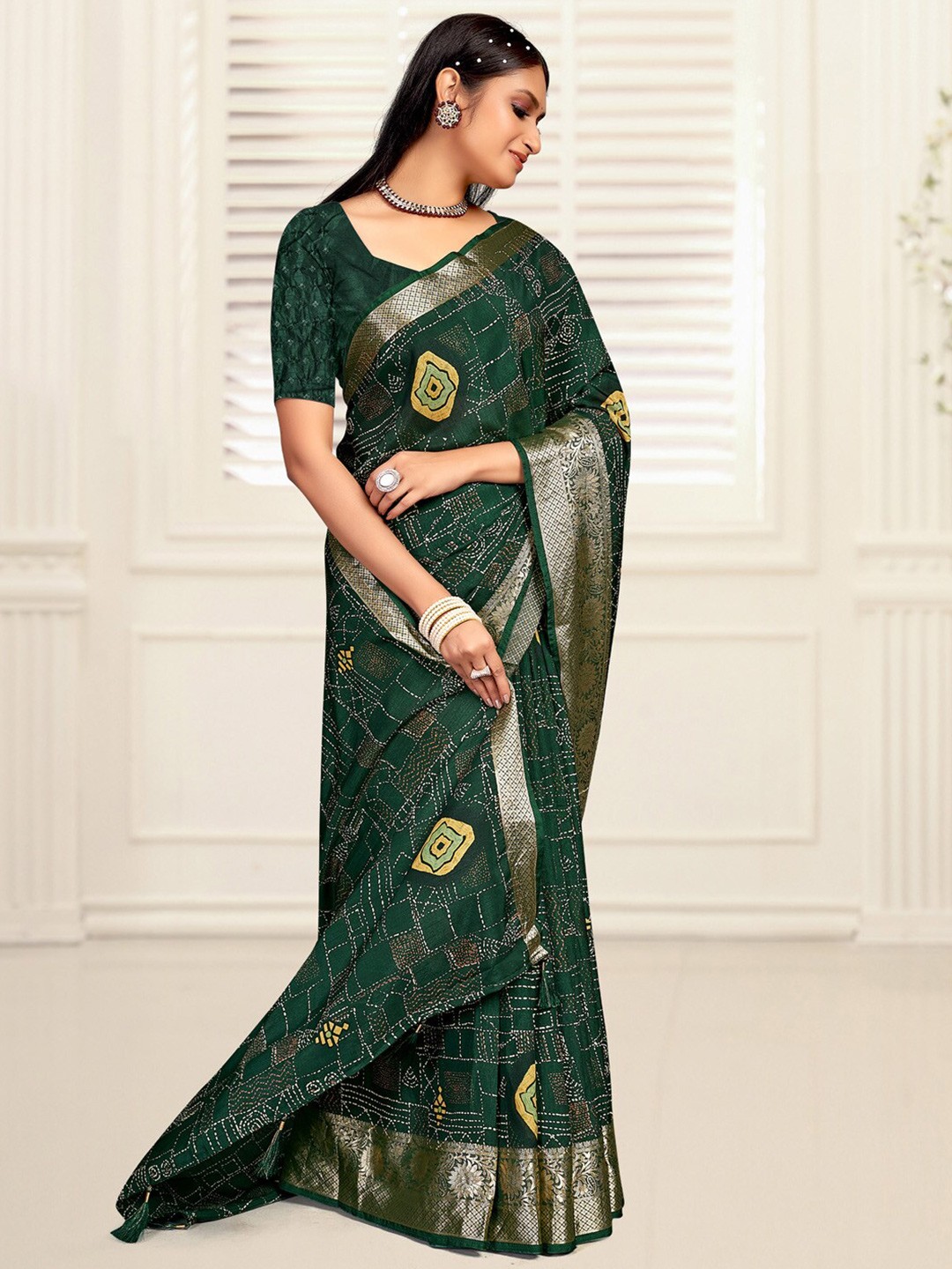 

Mitera Green & Gold toned Ethnic Motifs Woven Design Zari Sungudi Saree