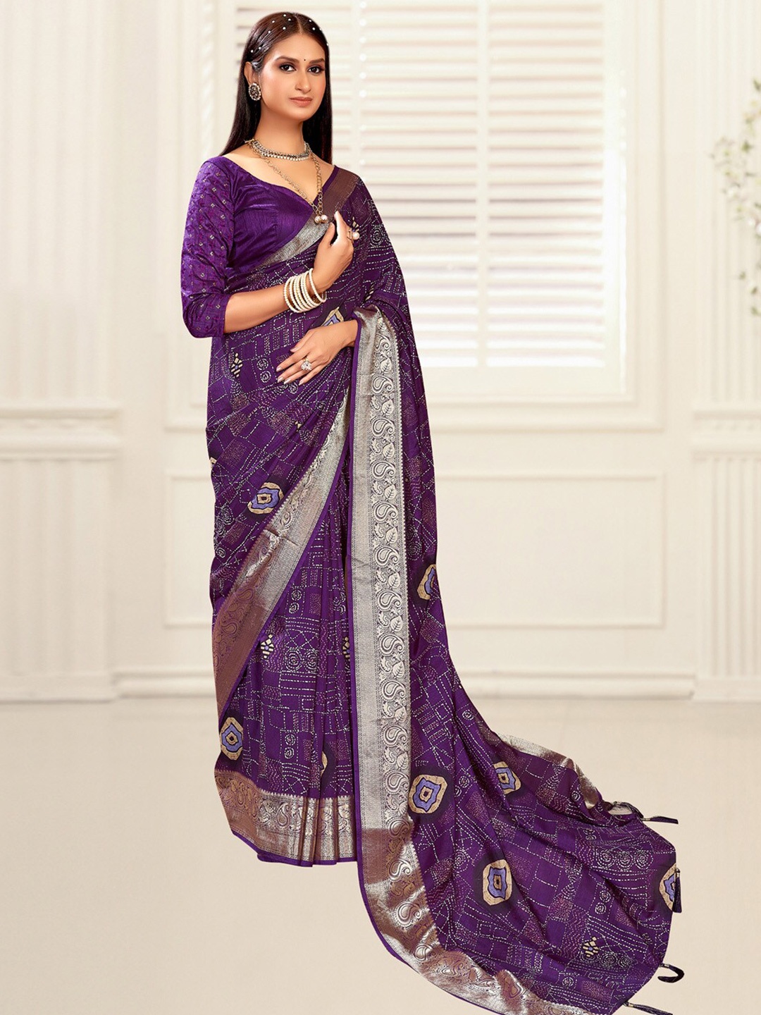 

Mitera Geometric Printed Zari Pure Georgette Sungudi Saree, Purple