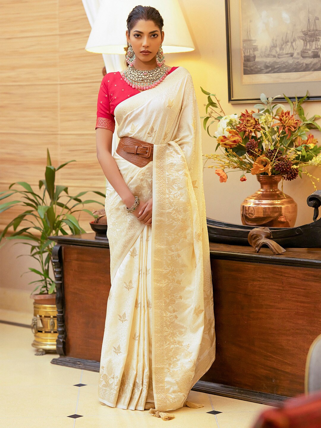 

Mitera Ethnic Motifs Woven Design Zari Satin Banarasi Saree, Cream