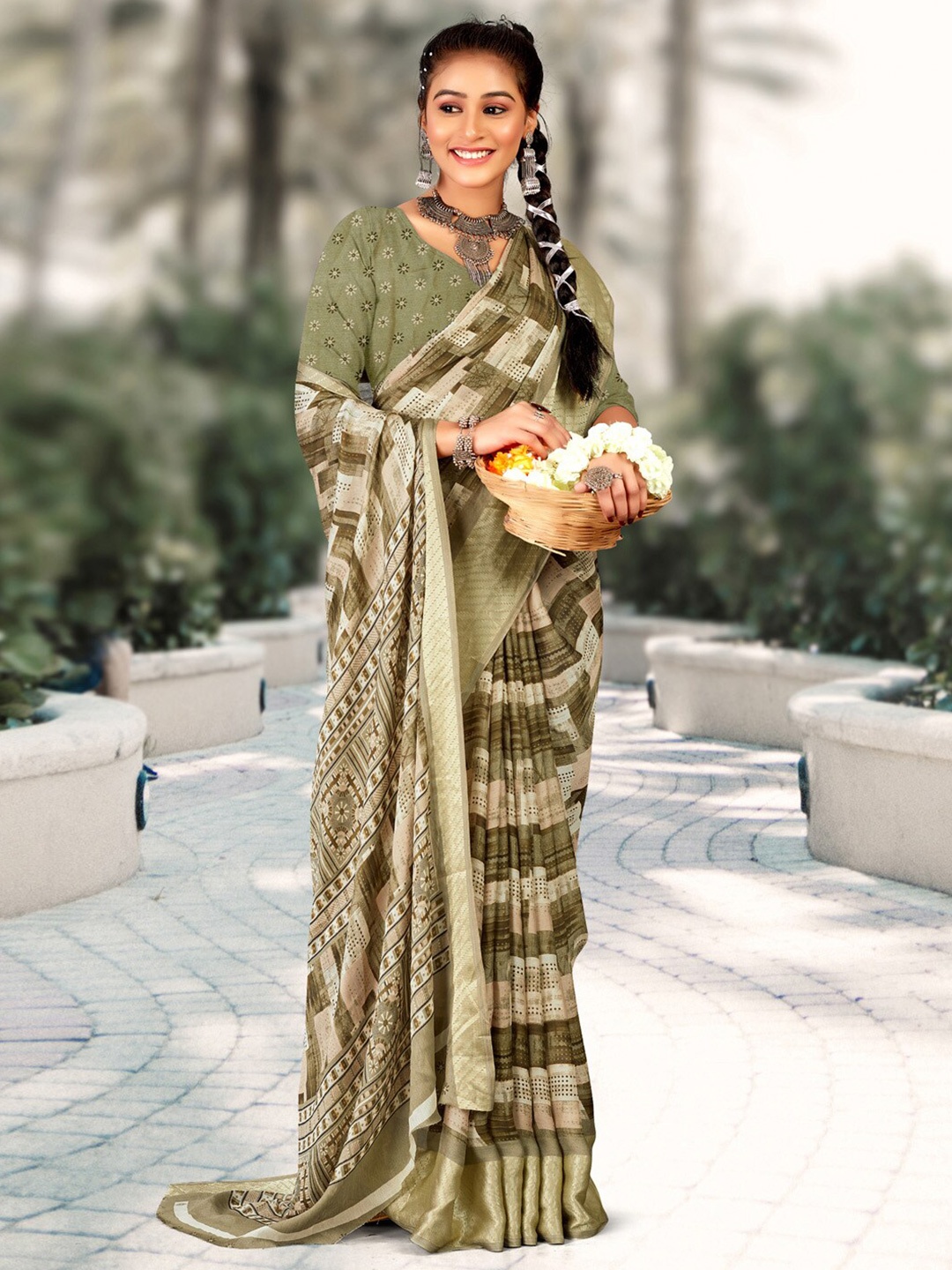 

Mitera Zari Pure Georgette Sungudi Saree, Olive