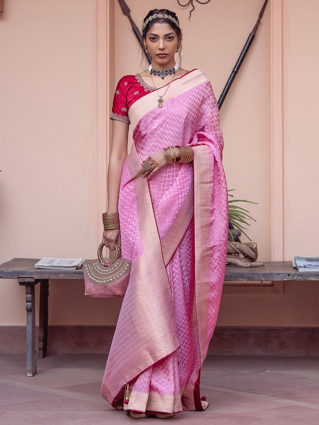 

Mitera Pink Geometric Woven Design Zari Banarasi Saree