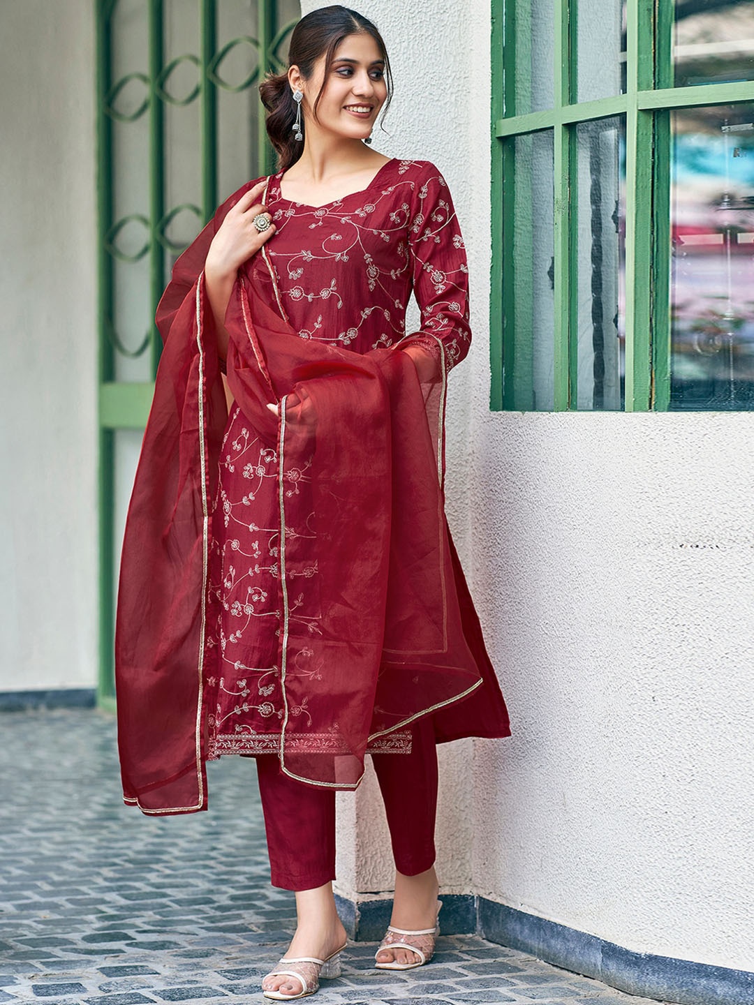 

KALINI Floral Embroidered Regular Thread Work Kurta with Trousers & Dupatta, Maroon