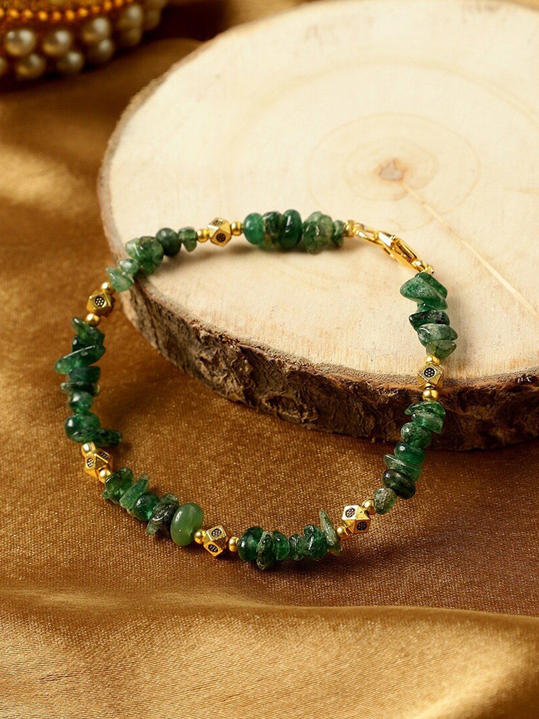 

TAG 7 Women Agate Wraparound Bracelet, Green