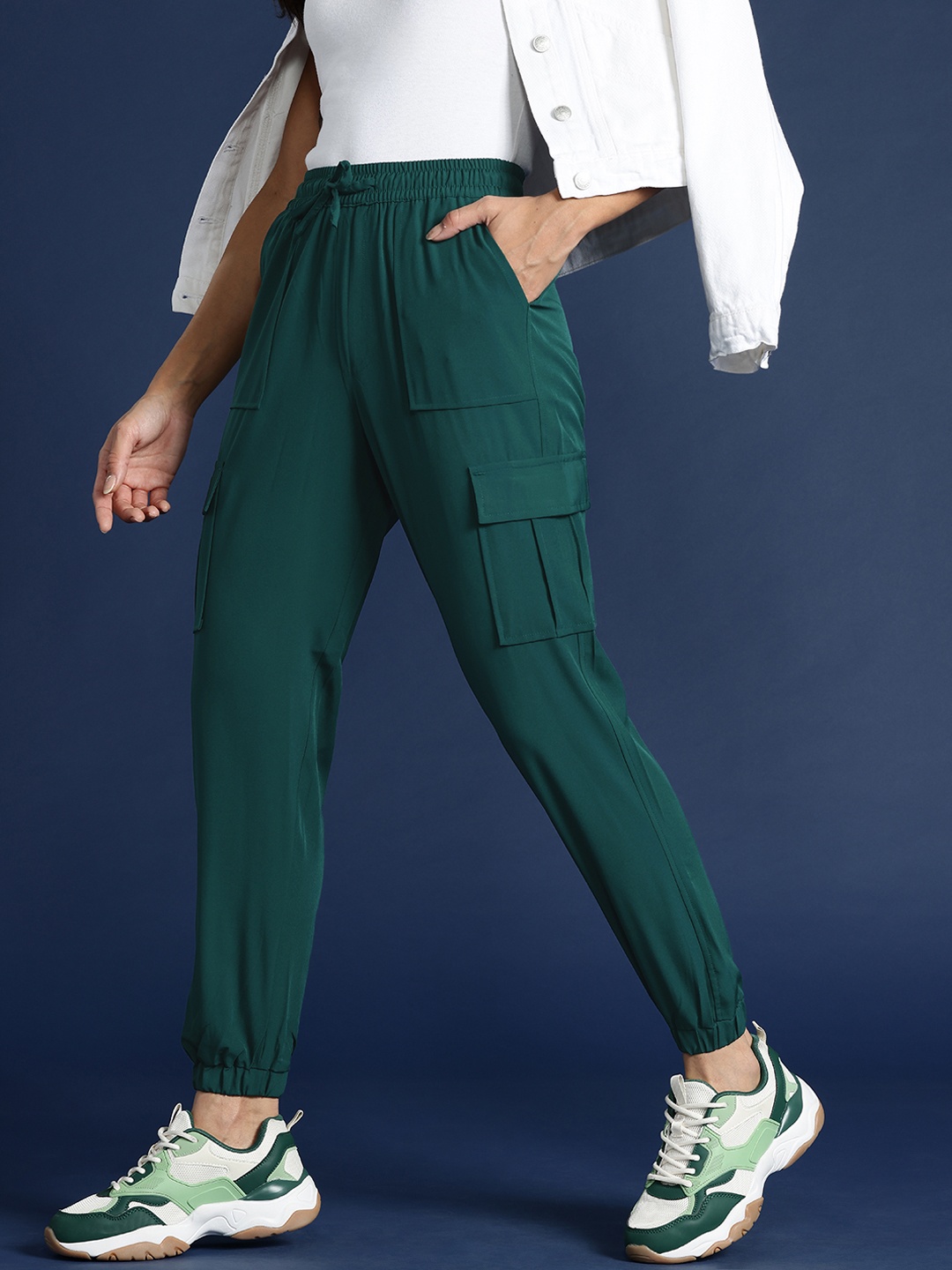 

Mast & Harbour Women Solid Relaxed Fit Joggers, Green