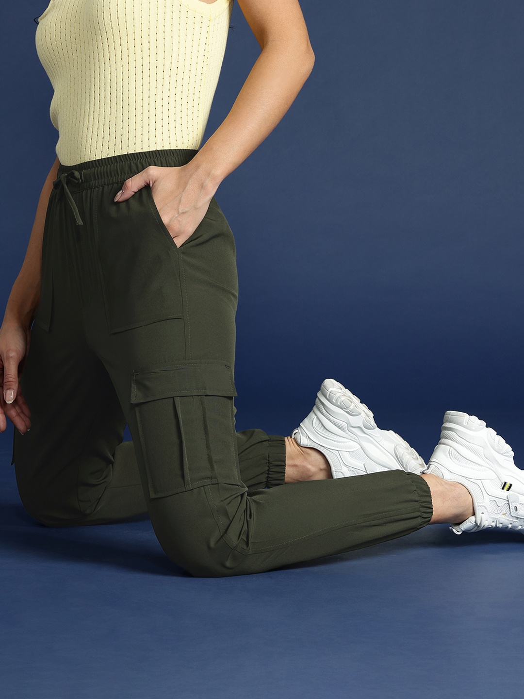 

Mast & Harbour Women Solid Relaxed Fit Joggers, Olive