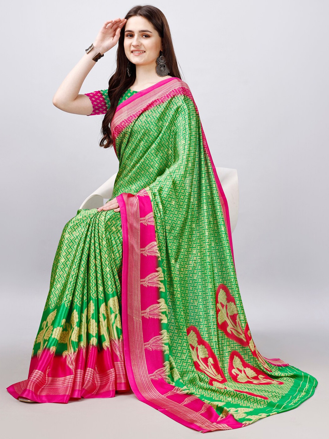 

VIRICA Ethnic Motifs Printed Satin Saree, Green