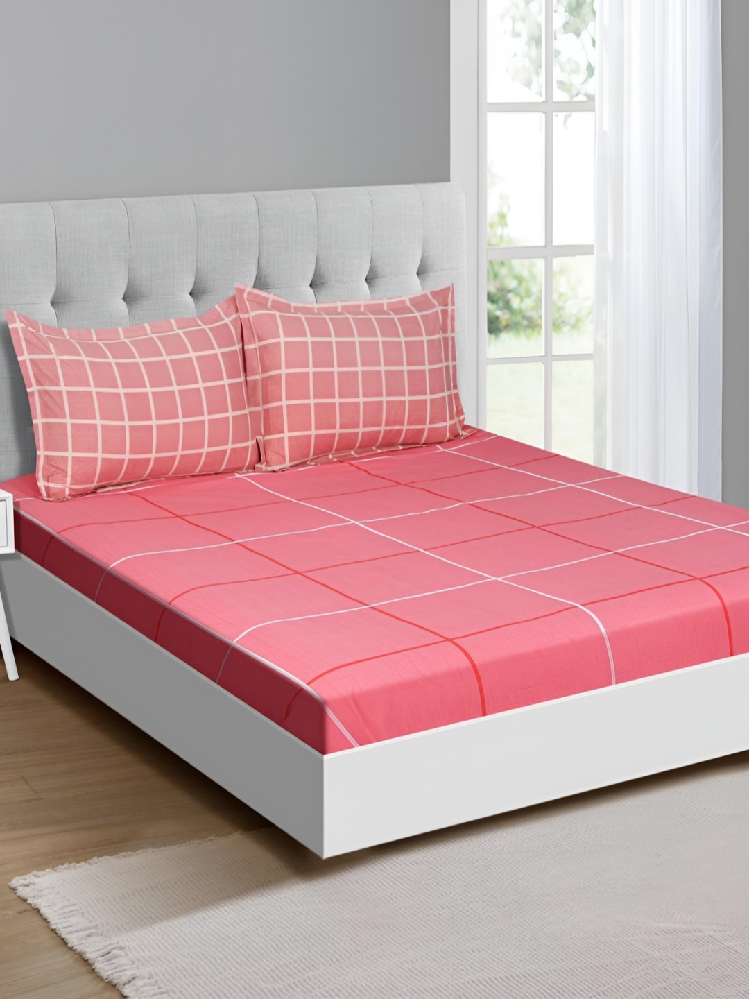 

Signature Pink & White Geometric 150 TC Queen Bedsheet With 2 Pillow Covers