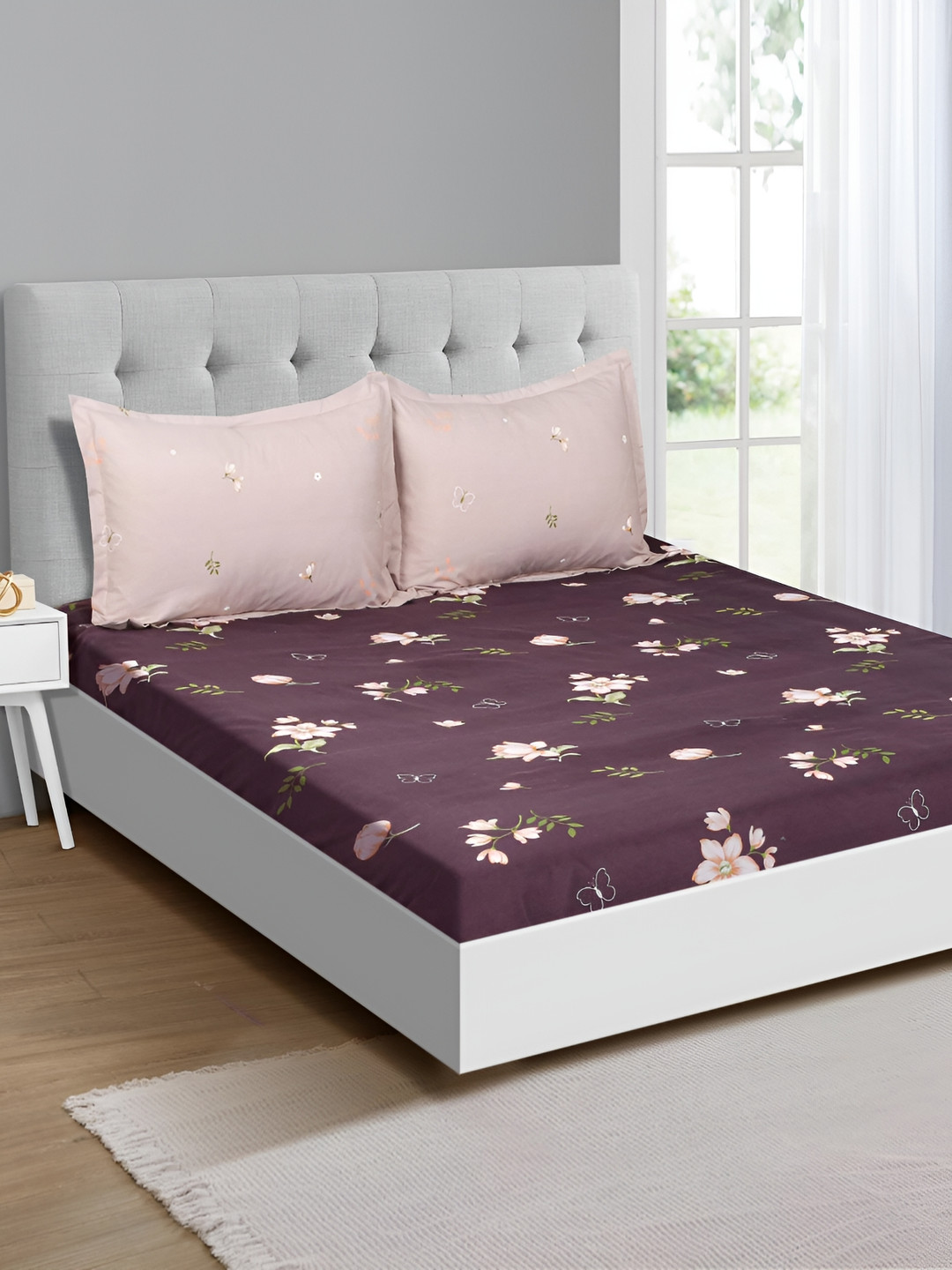 

Signature Purple & Pink Floral Printed 150 TC Queen Bedsheet With 2 Pillow Covers