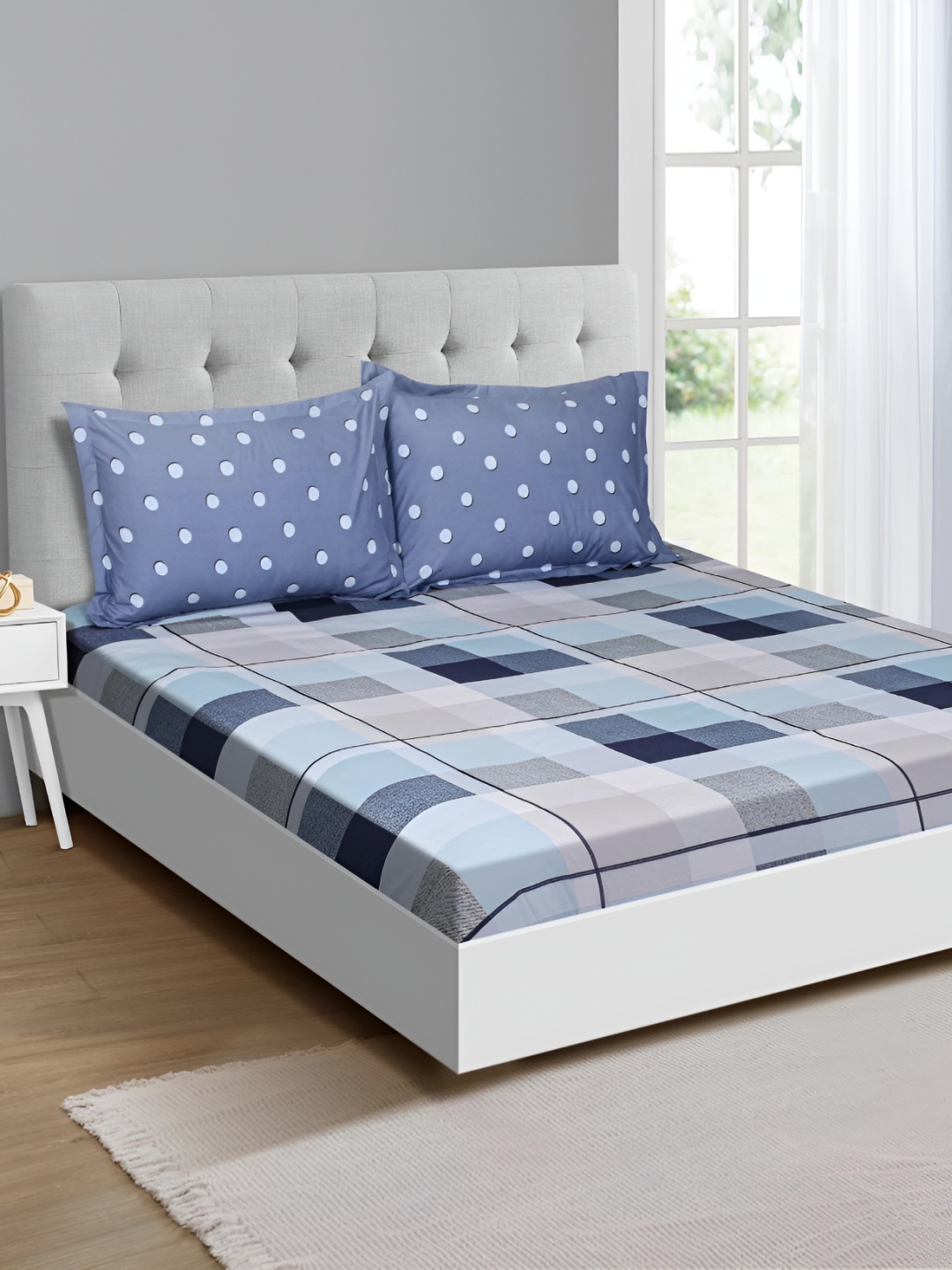 

Signature Grey & Blue Geometric Printed 150 TC Queen Bedsheet With 2 Pillow Covers