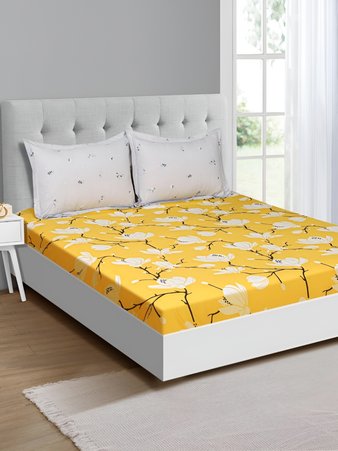 

Signature Yellow & White Floral 150 TC Queen Bedsheet with 2 Pillow Covers