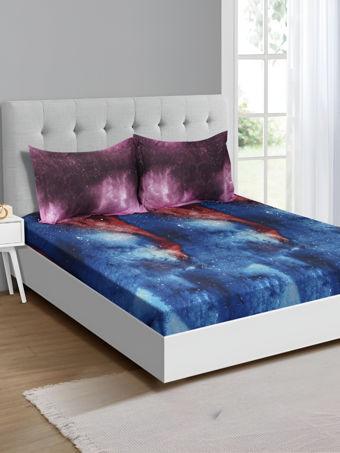 

Signature Blue & Purple Graphic 150 TC Queen Bedsheet with 2 Pillow Covers