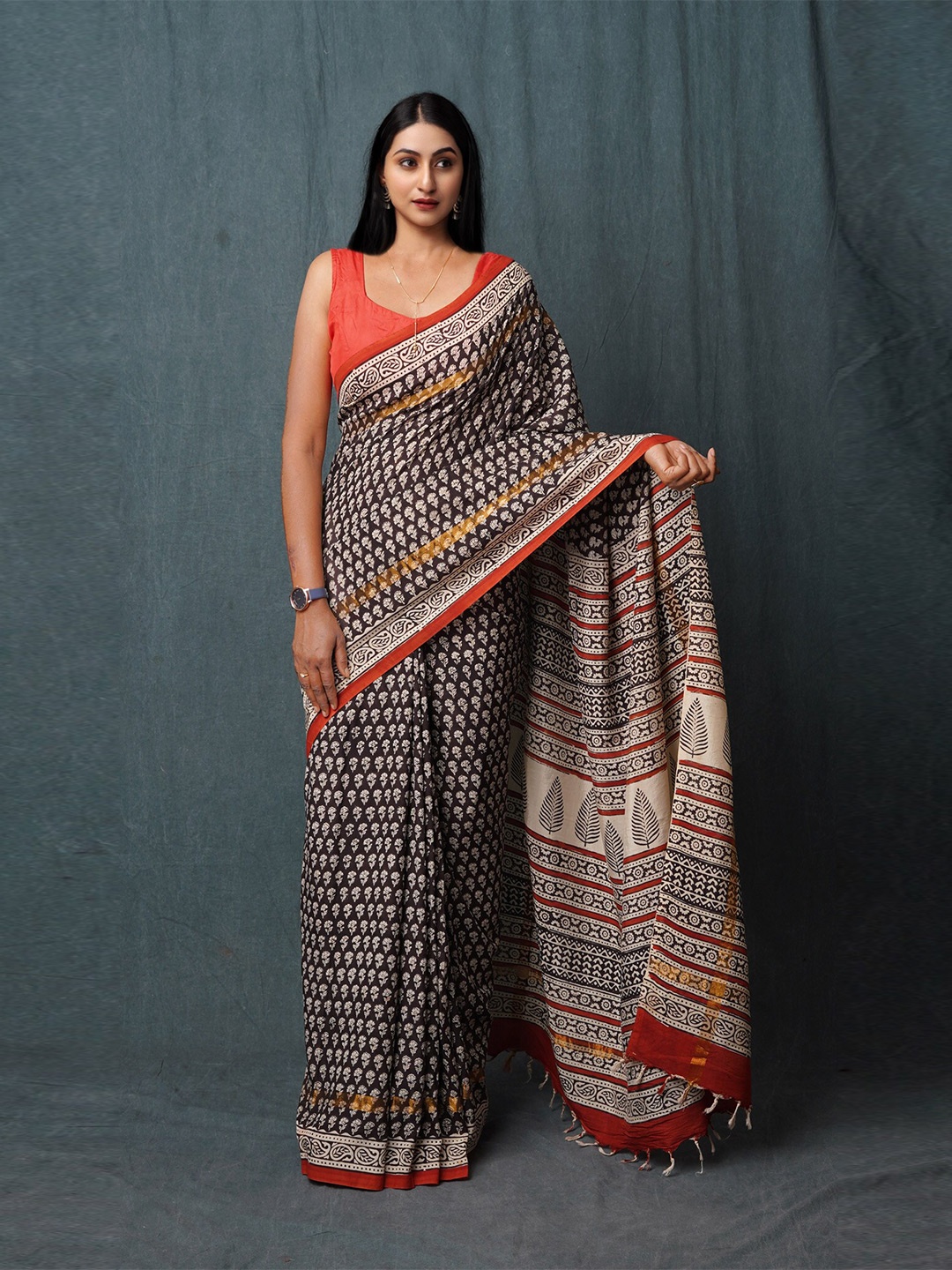 

Unnati Silks Geometric Printed Bagru Saree, Black