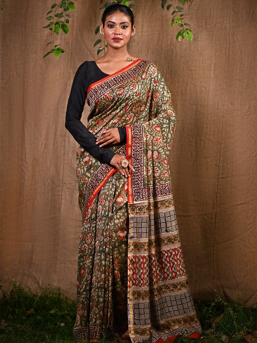 

Unnati Silks Ethnic Motifs Printed Zari Handloom Chanderi Saree, Green