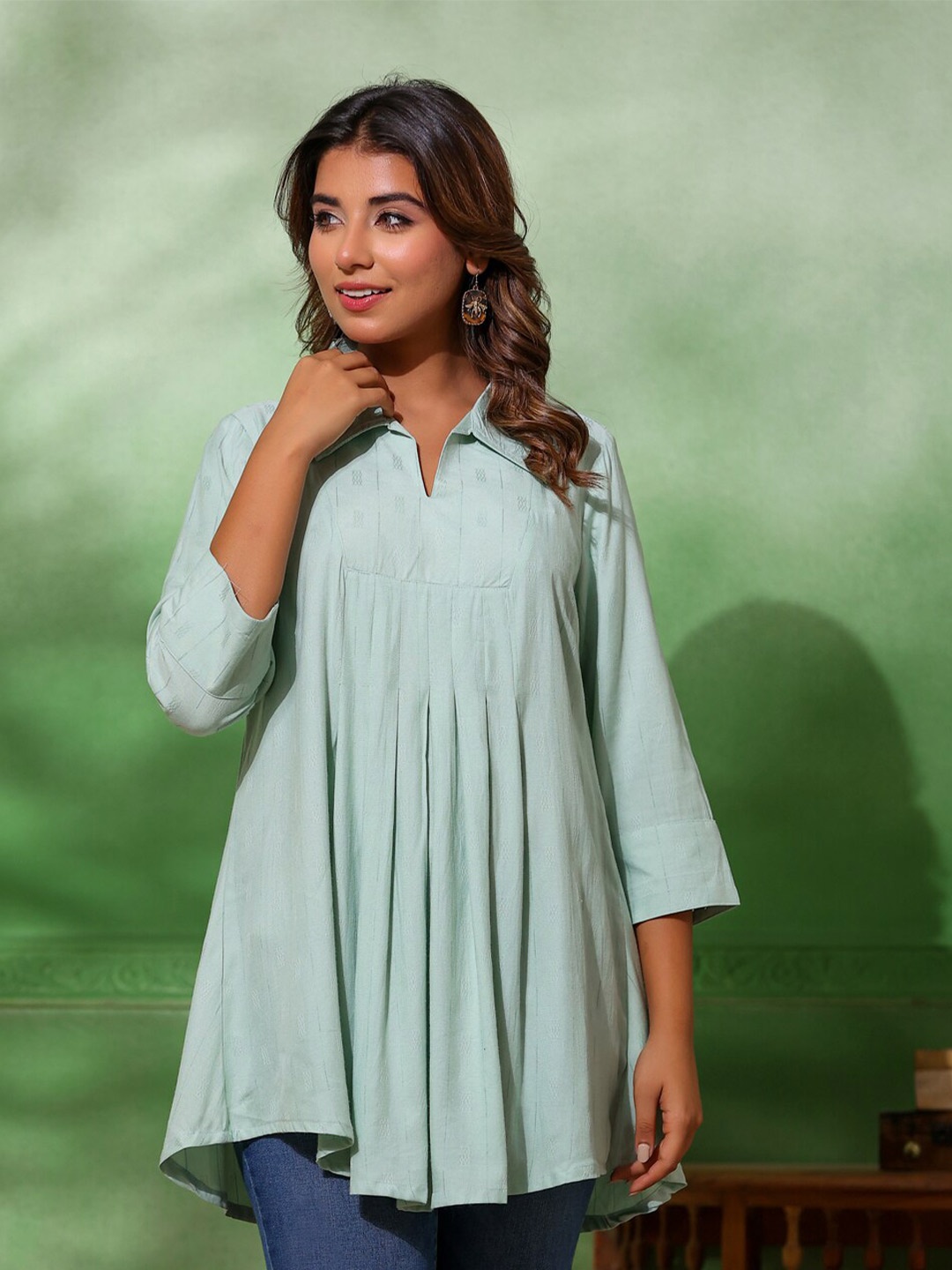 

Sangria Self Design Pleated Shirt Collar Tunics, Sea green