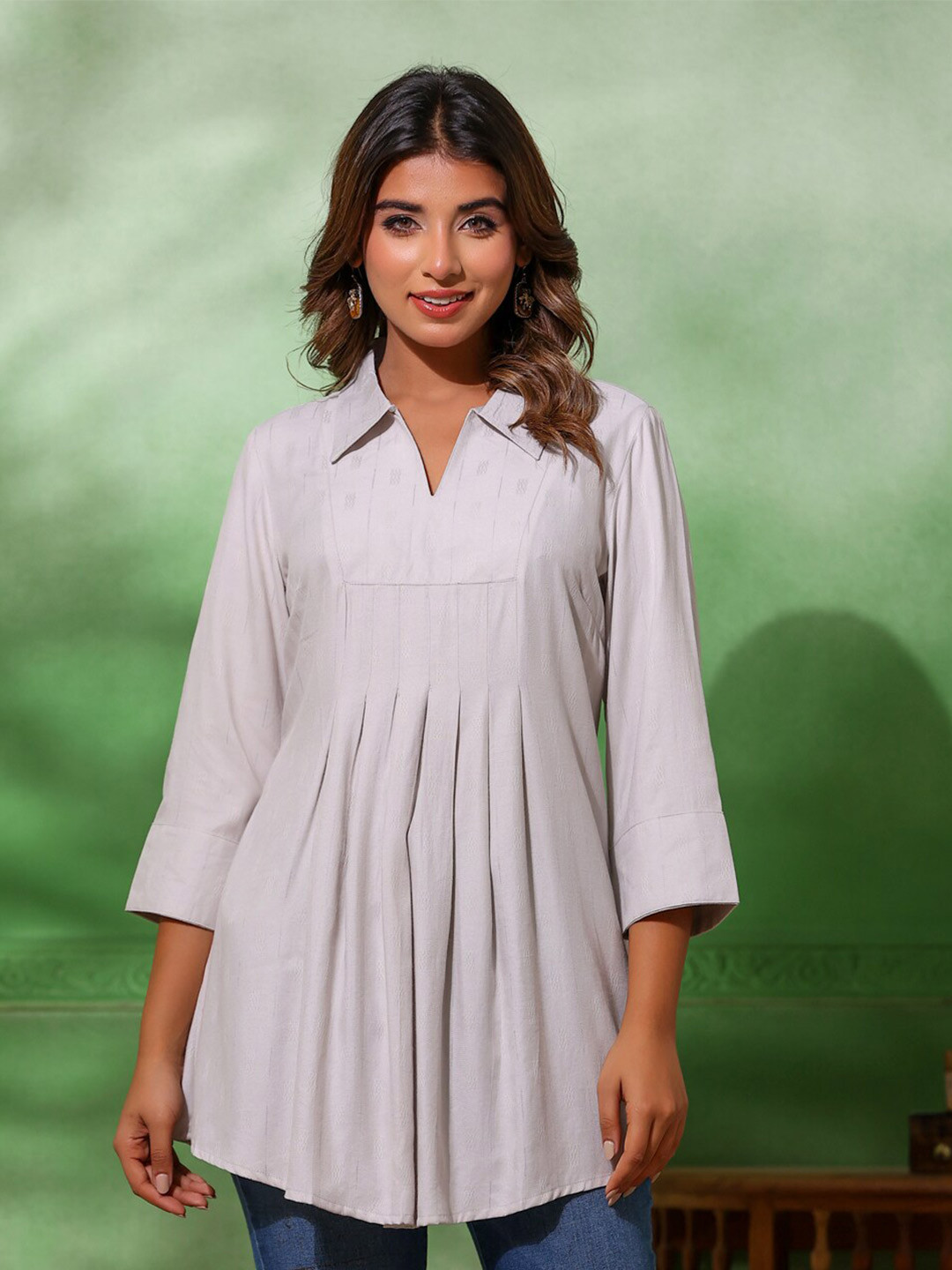 

Sangria Self Design Pleated Shirt Collar Tunics, Grey