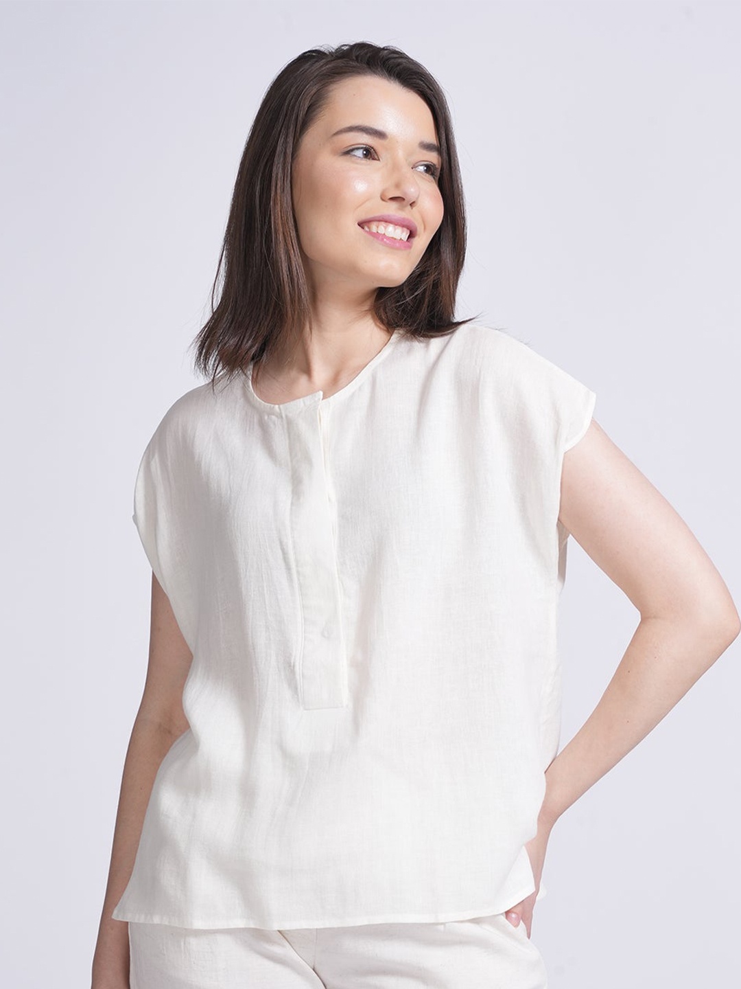 

Saltpetre Alice Half Placket Extended Sleeves Linen Boxy Top, Off white
