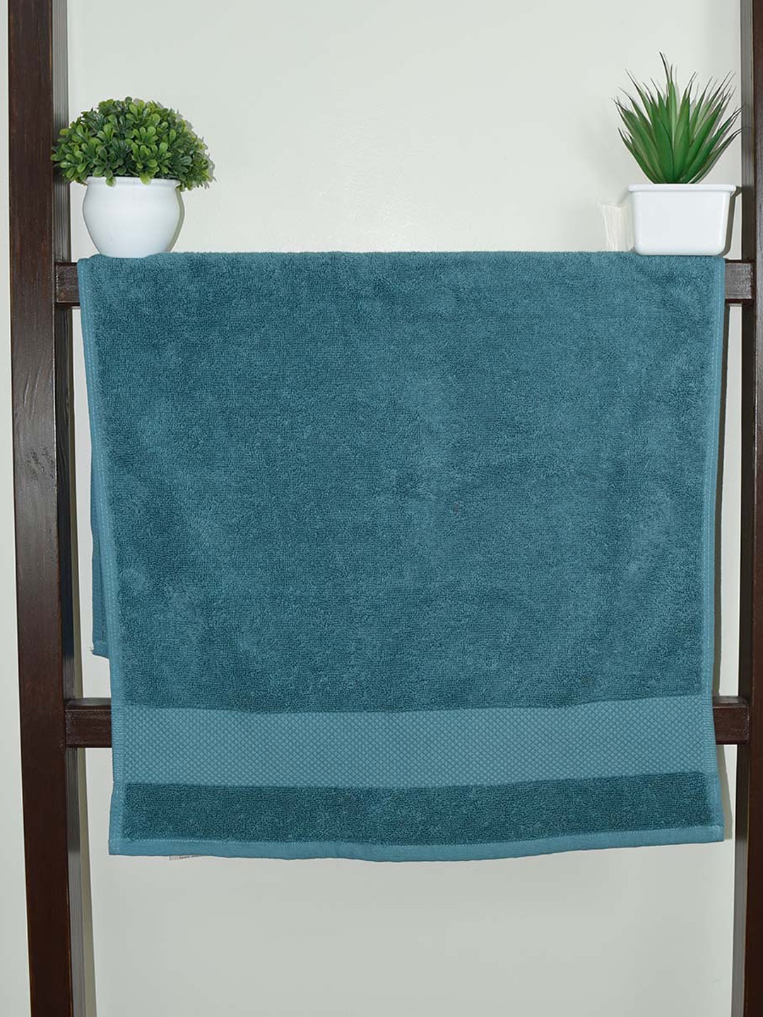 

Aura Turquoise Blue Organic Cotton 610 GSM Hand Towel