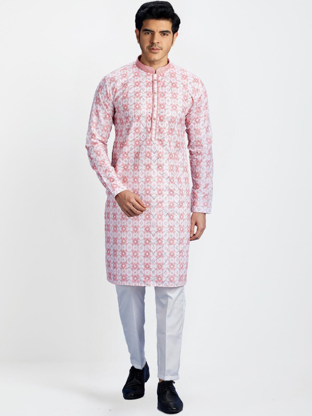 

Indian Poshakh Ethnic Motifs Printed Regular Sequinned Straight Kurta with Pyjamas, Pink