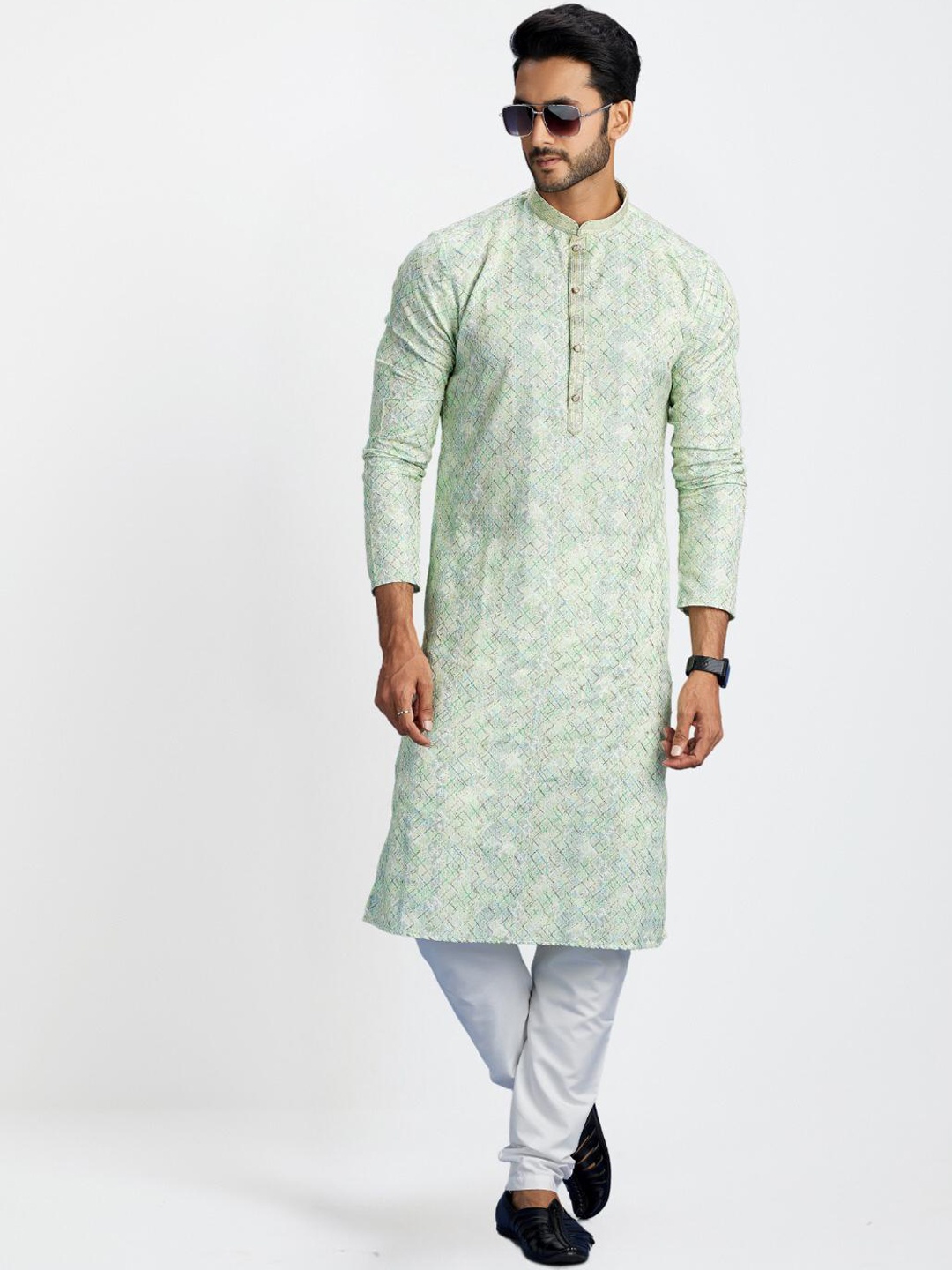 

Indian Poshakh Ethnic Motifs Printed Mandarin Collar Thread Work Kurta with Pyjamas, Green