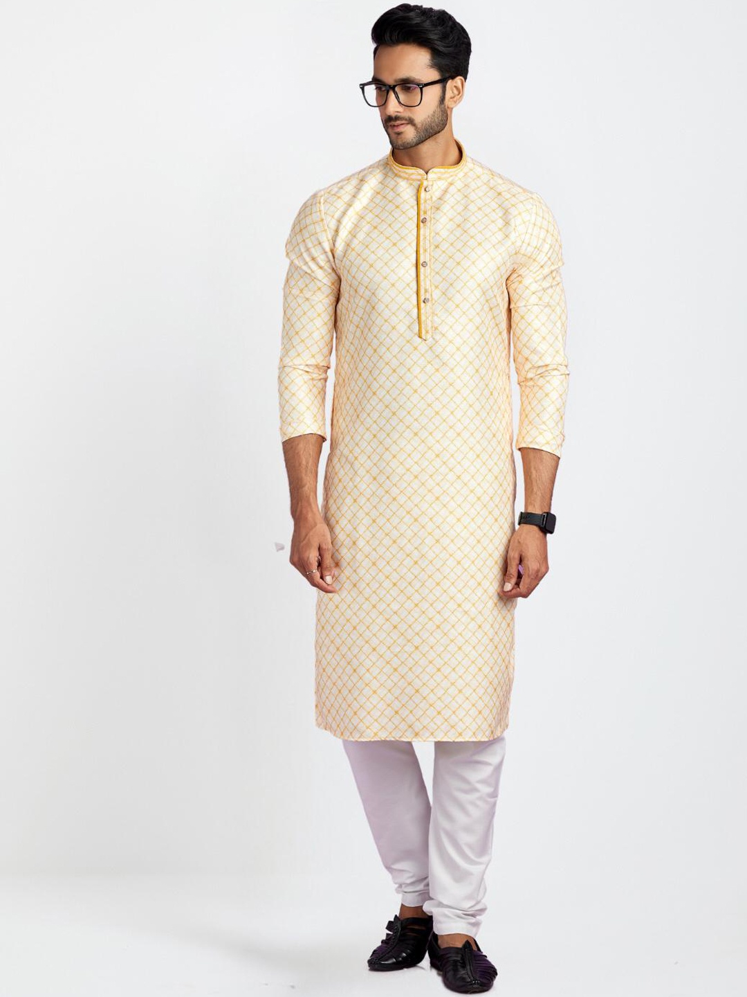 

Indian Poshakh Geometric Checked Mandarin Collar Thread Work Straight Kurta with Pyjamas, Yellow