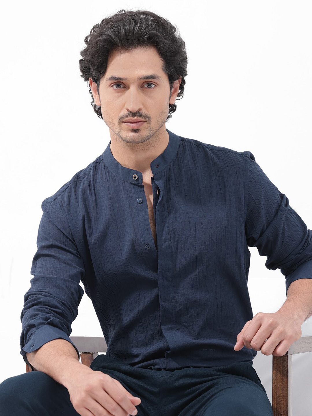 

RARE RABBIT Men Crinkle Ls Regular Fit Opaque Shirt, Navy blue