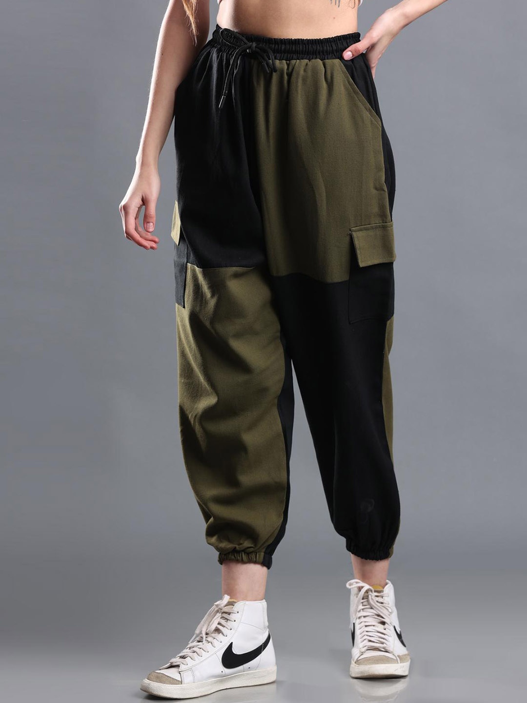 

The Dance Bible Women Colourblocked Cotton Relaxed Fit Anti Odour Streetwear Joggers, Olive