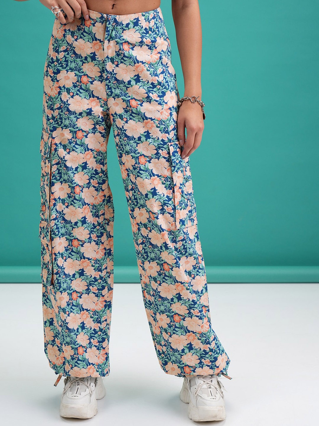 

Tokyo Talkies Women Blue Floral Printed Cotton Joggers Trouser