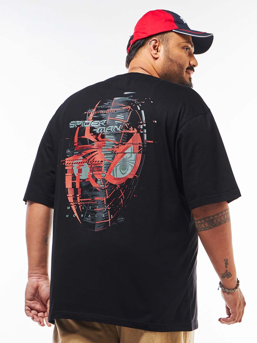 

Bewakoof Plus Graphic Printed Round Neck Cotton Oversized T-shirt, Black